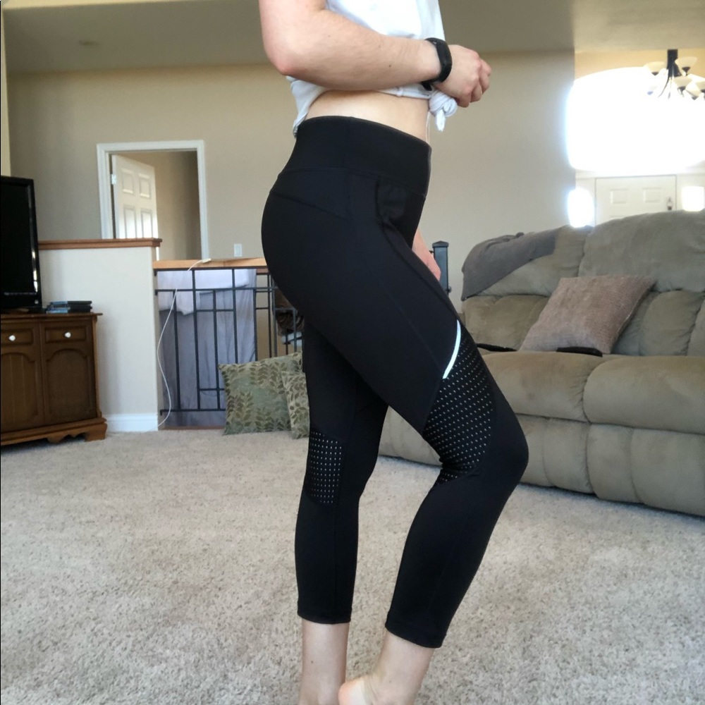 High Rise Cropped Athletic Leggings